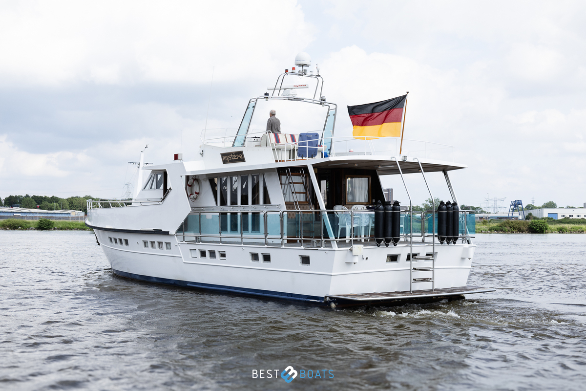 foto: 57 Mystere 19 meter