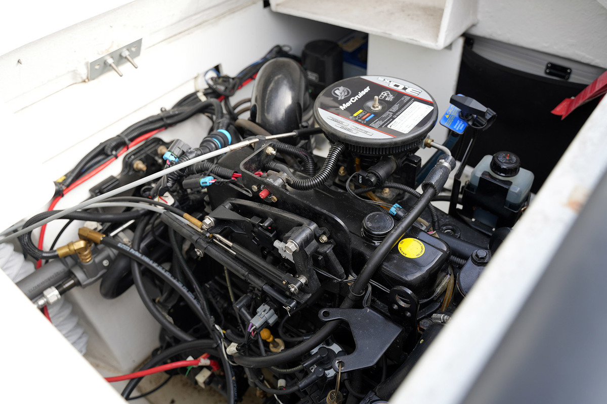 foto: 41 Sea Ray 19 SPX