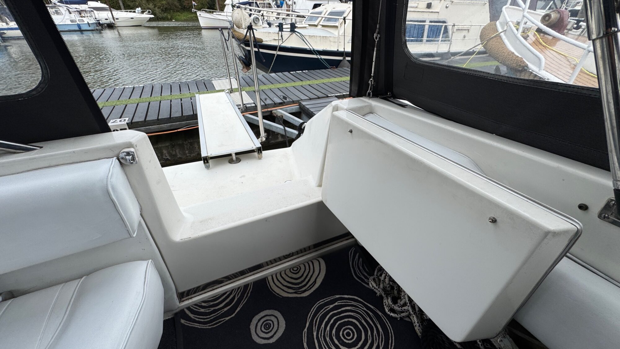 foto: 69 Sea Ray Sea Ray 400 Express Cruiser