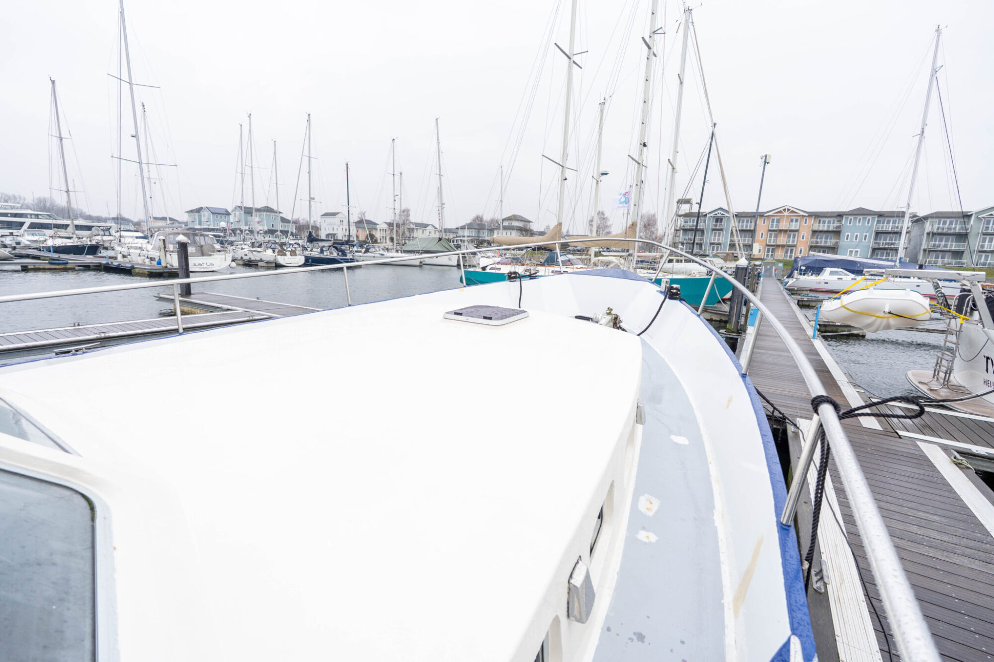foto: 70 Pieter Beeldsnijder Pieter Beeldsnijder Spiegelkotter 15.00 VS