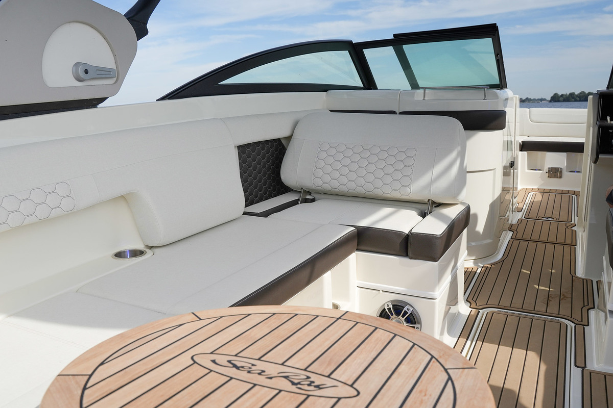 foto: 47 Sea Ray SDX 290 Outboard