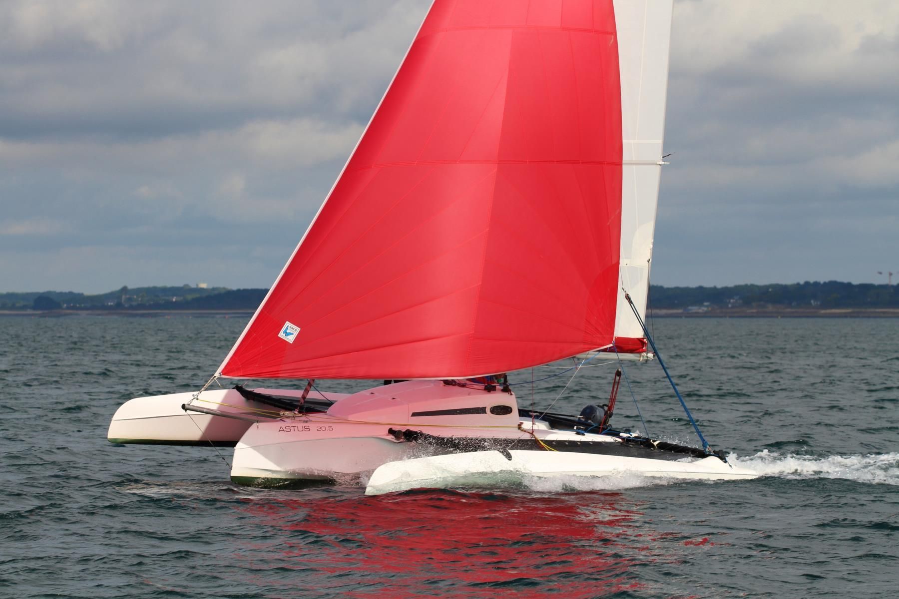 hoofdfoto: 1 Astus 20.5 Trimaran