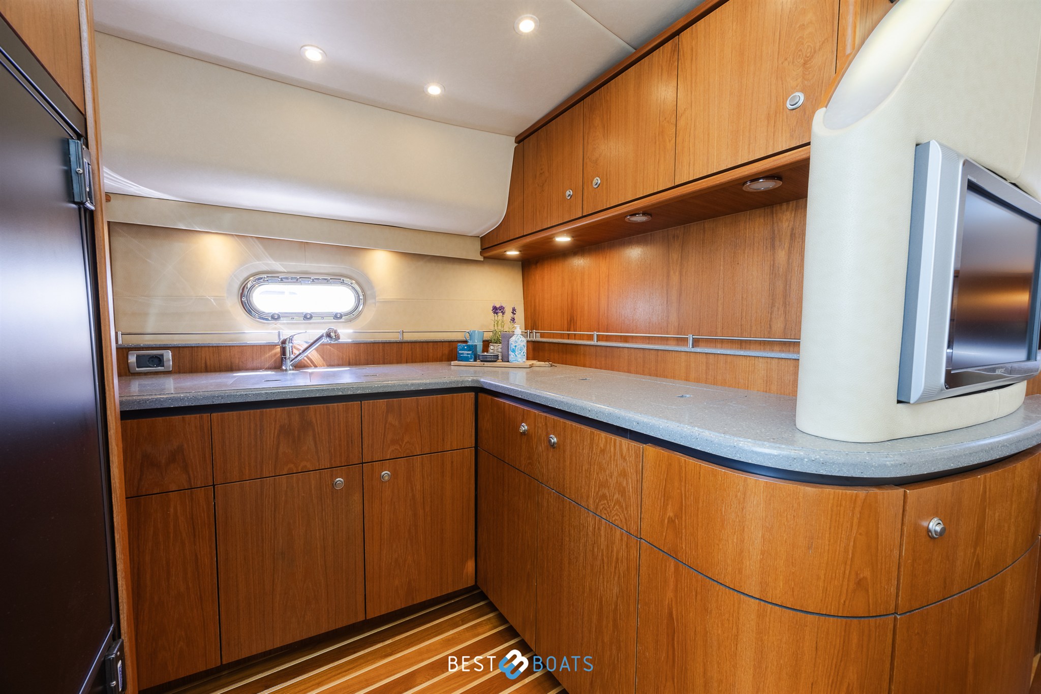 foto: 50 Tiara Yachts 4300 Sovran