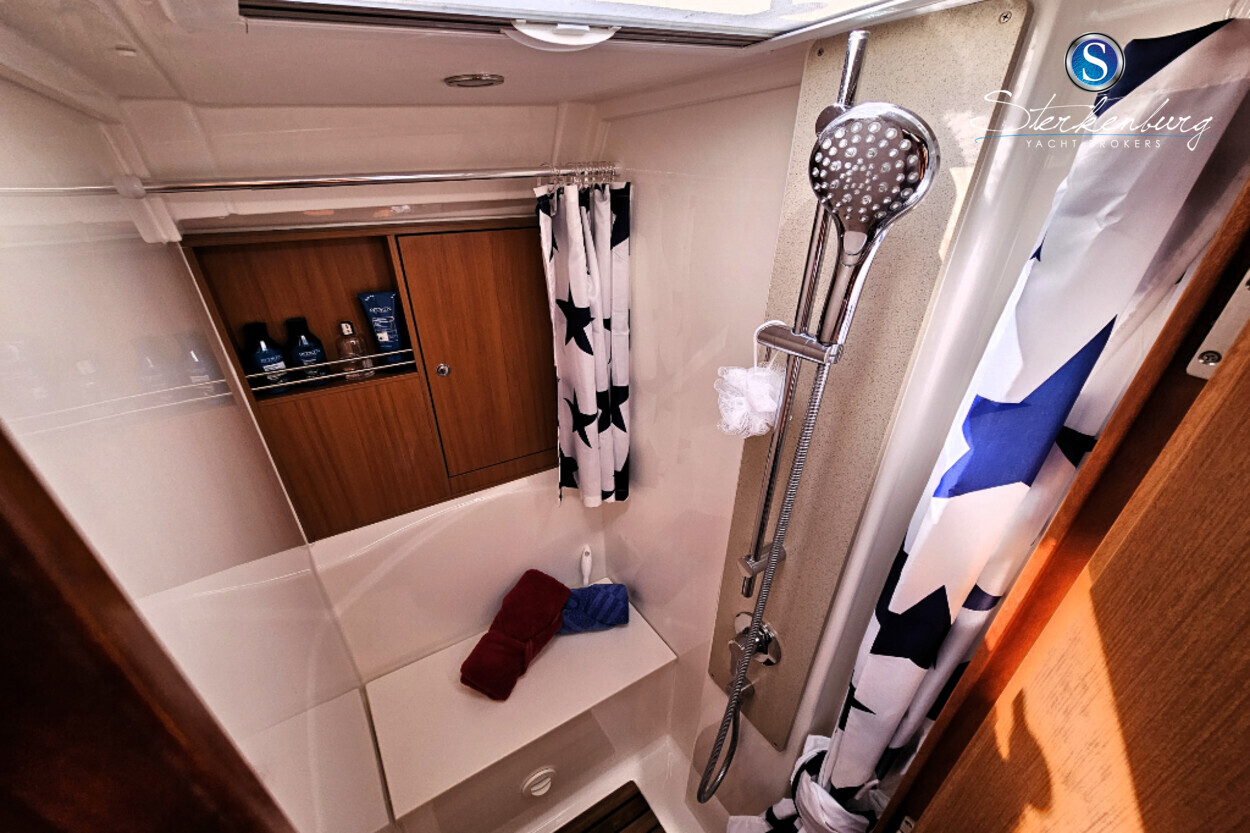 foto: 125 Bavaria 43 HT