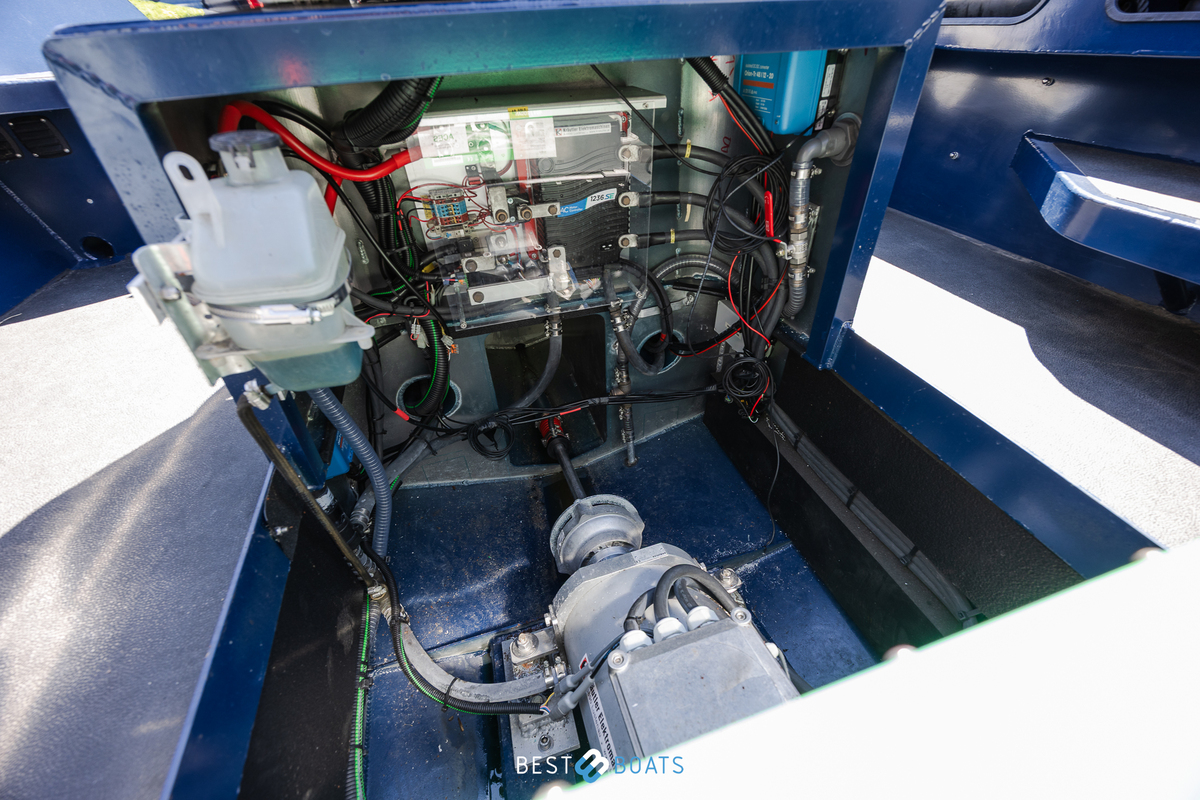 foto: 26 Stormer marine Tender R75