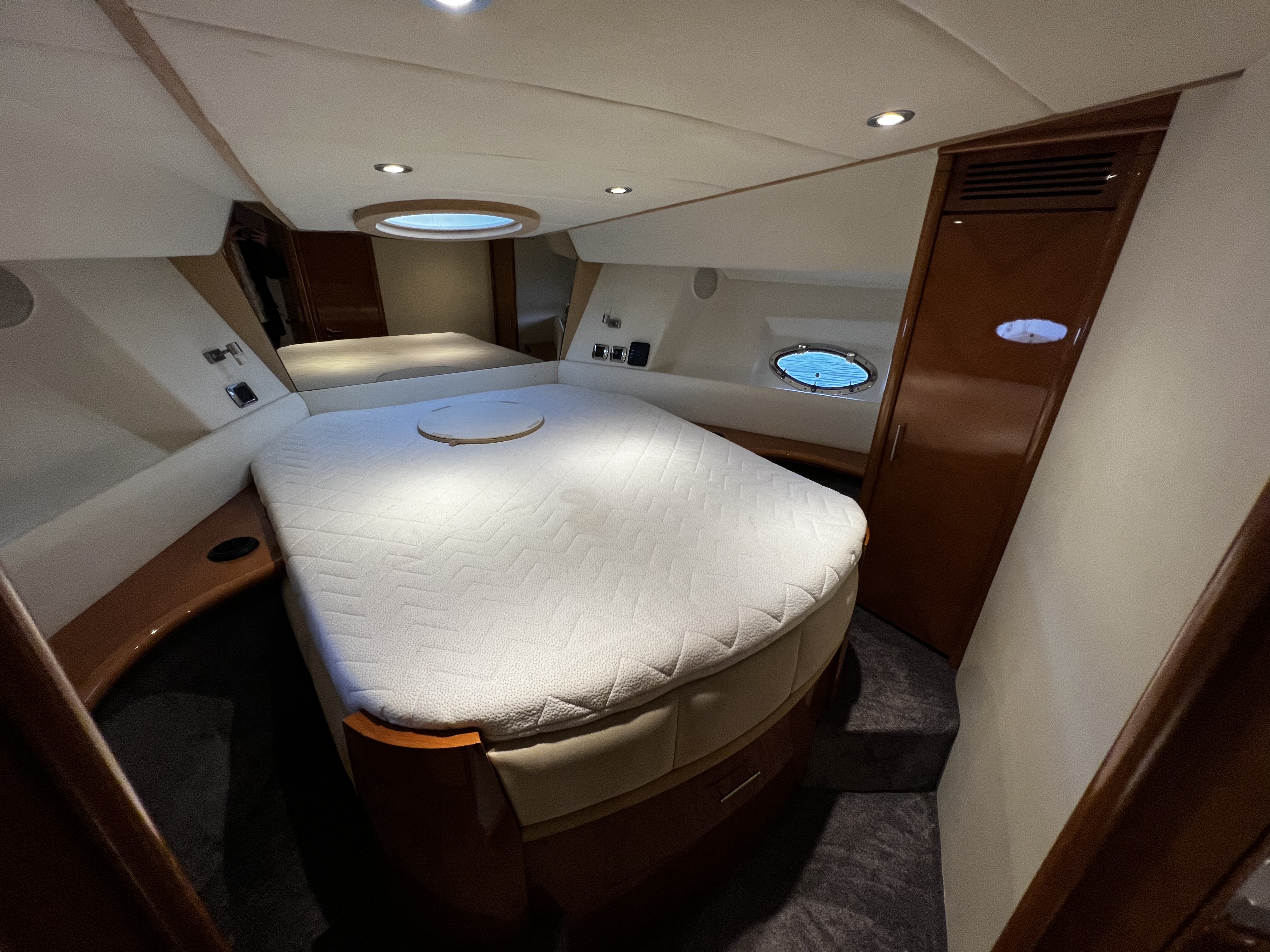 foto: 32 Astondoa  43 GLX