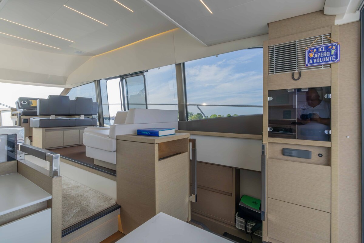 foto: 37 Jeanneau  Prestige 520 Fly
