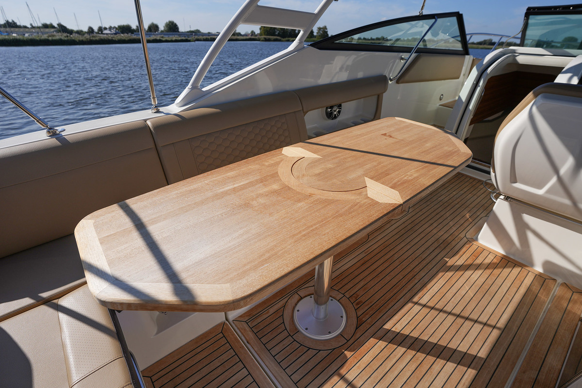 foto: 71 Sea Ray Sundancer 290