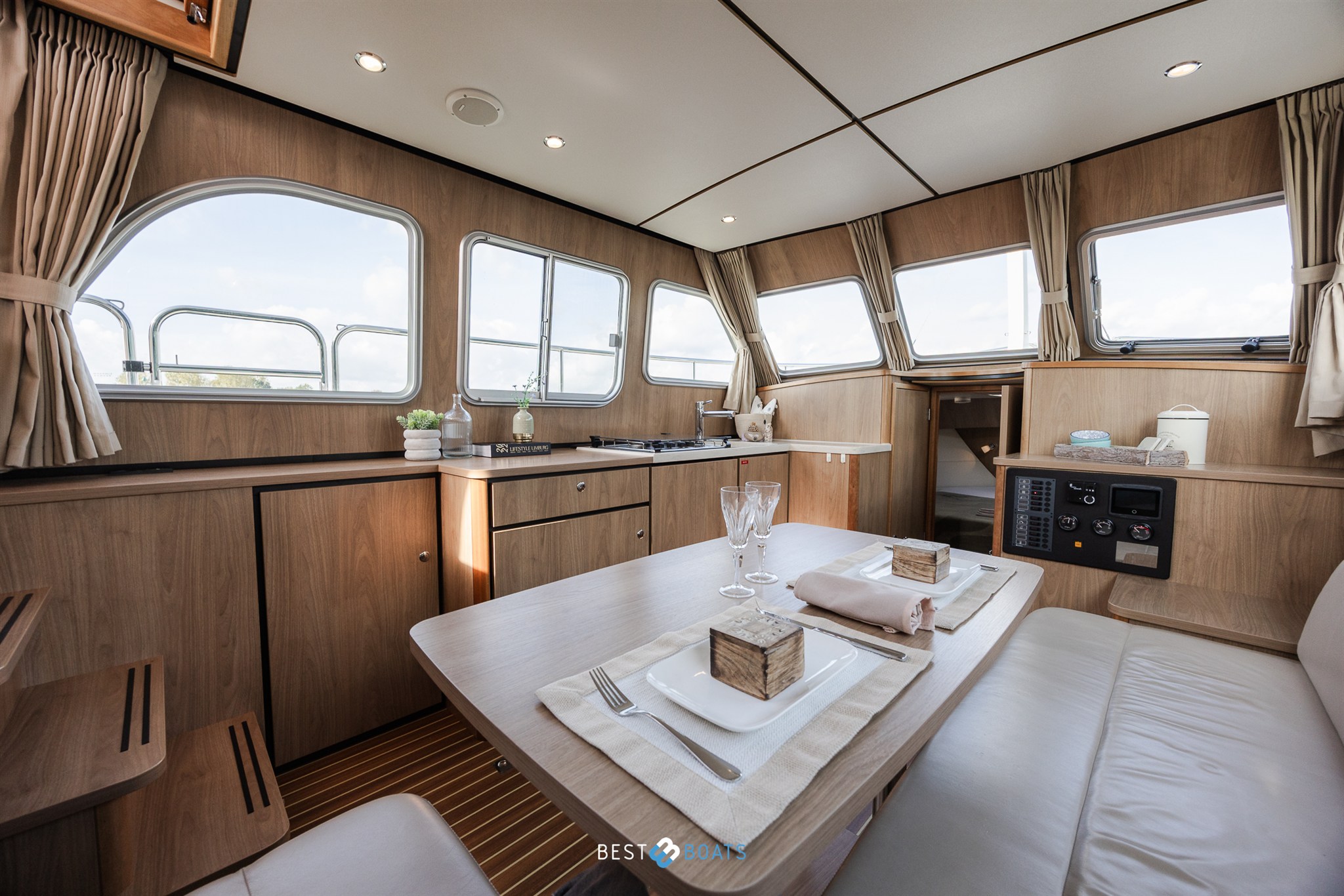 foto: 85 Linssen Grand Sturdy 35.0 AC