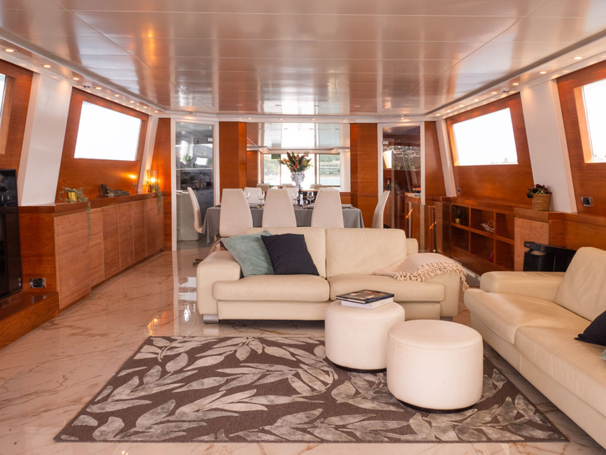 foto: 18 Falcon Falcon 100