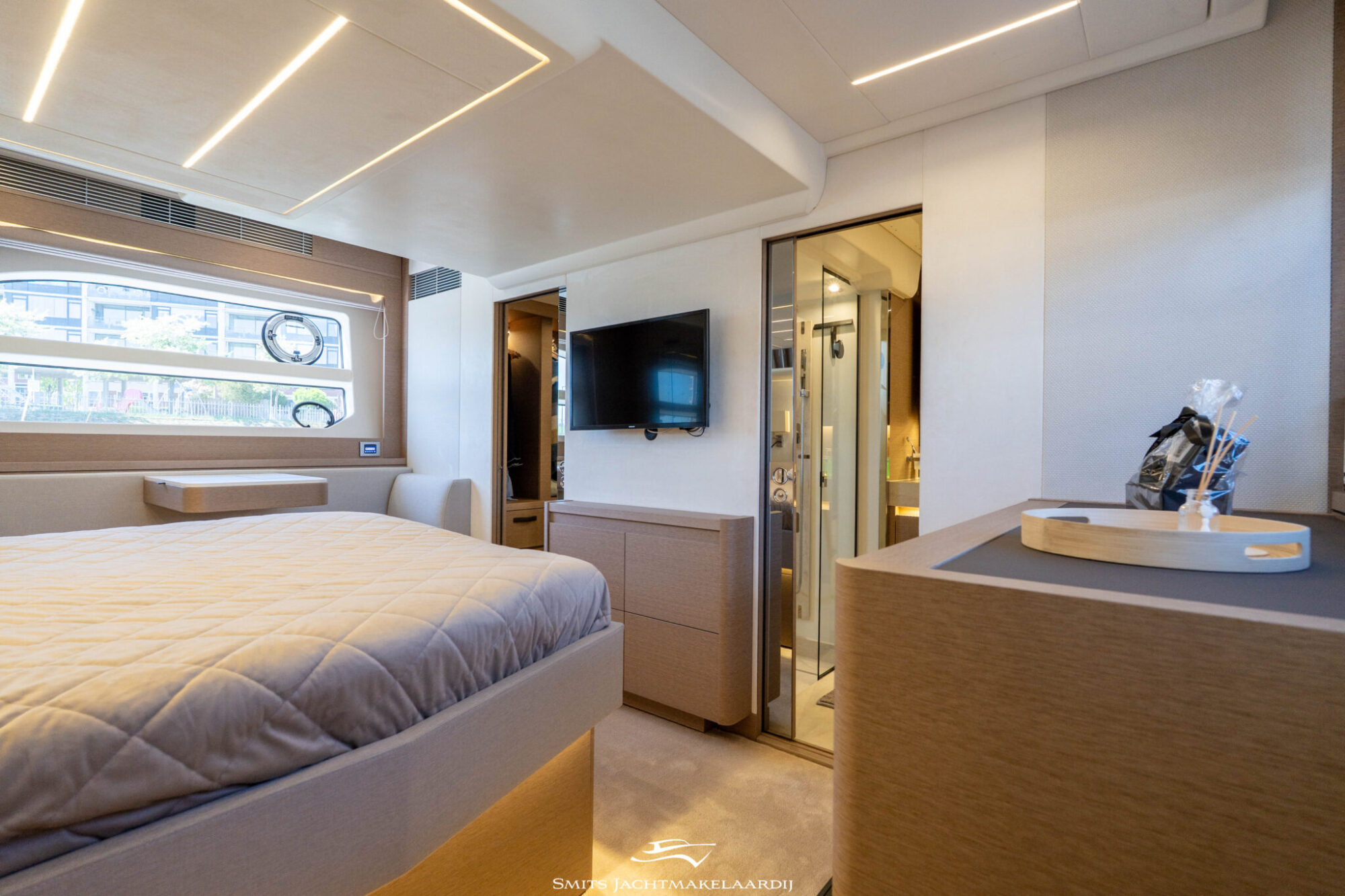 foto: 34 Prestige Prestige 590 Flybridge