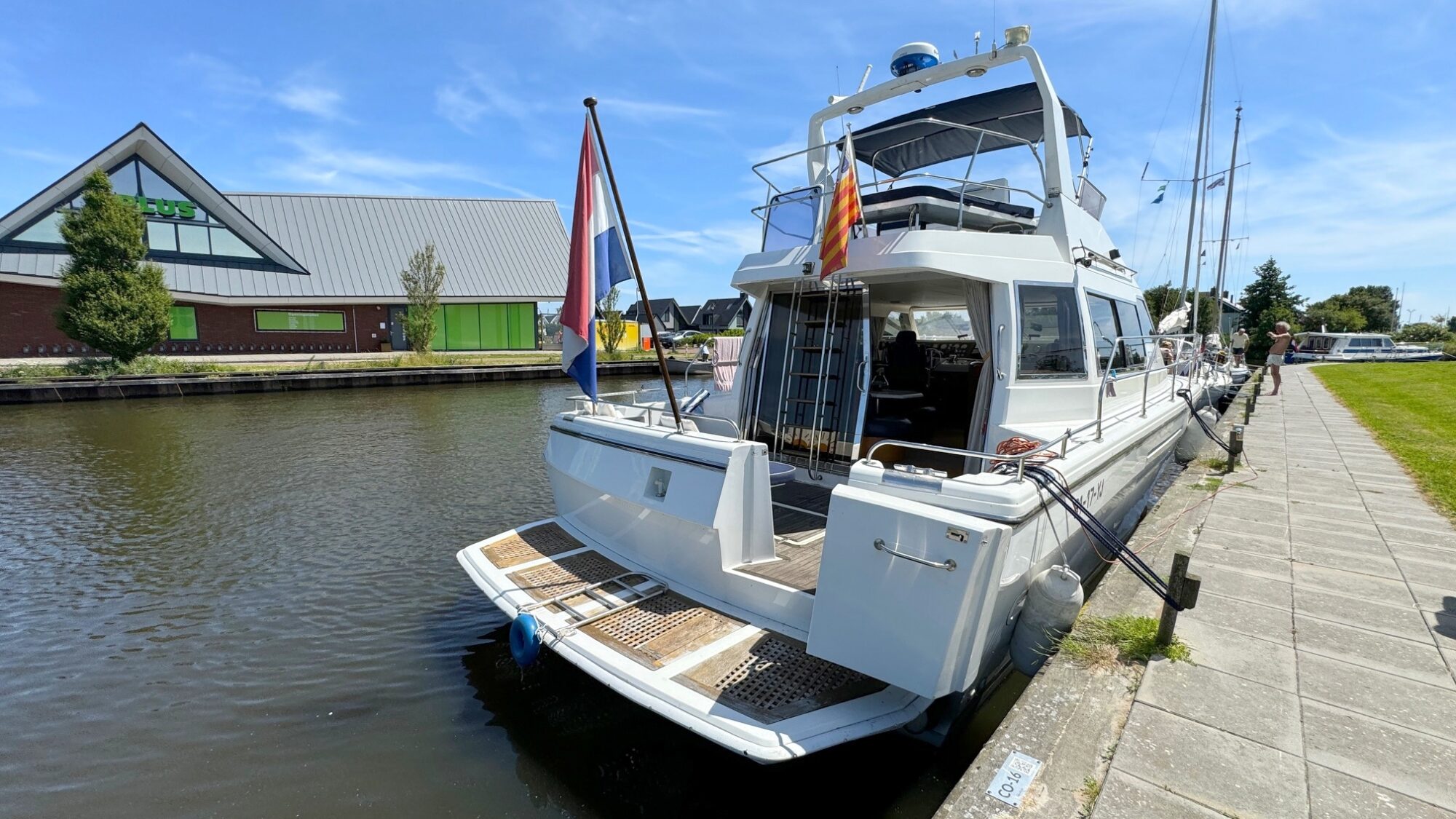 foto: 28 Whitewater Whitewater Wolfe 46 Flybridge