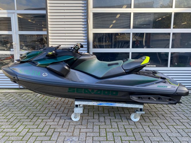 foto: 13 Sea-Doo RXP-X 300 APEX (35uur)
