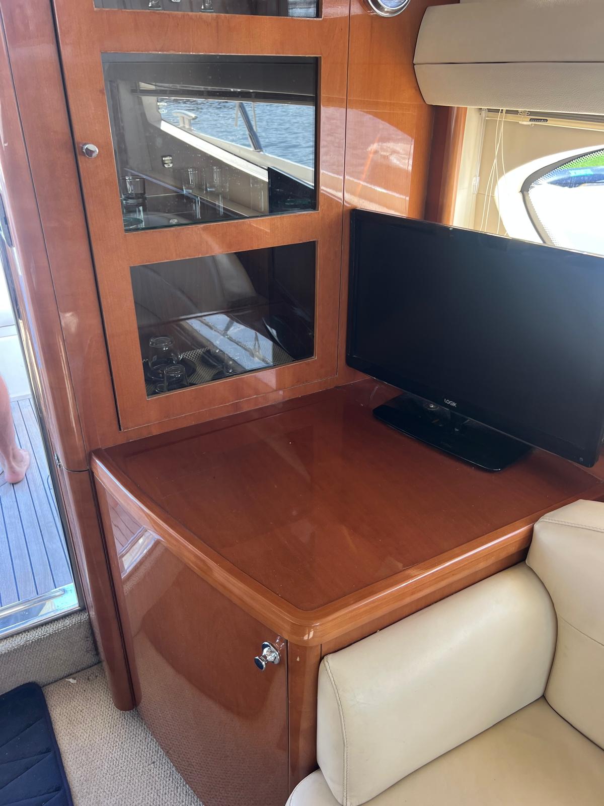 foto: 27 Princess  42 Fly