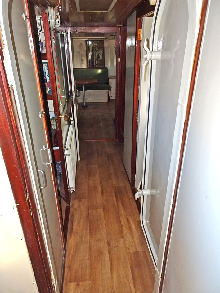 foto: 137 ex Rijkswaterstaat / Varend Woonschip 23.23, CBB Rijn