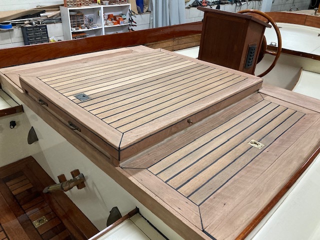 foto: 15 Whaler Navy 8.50