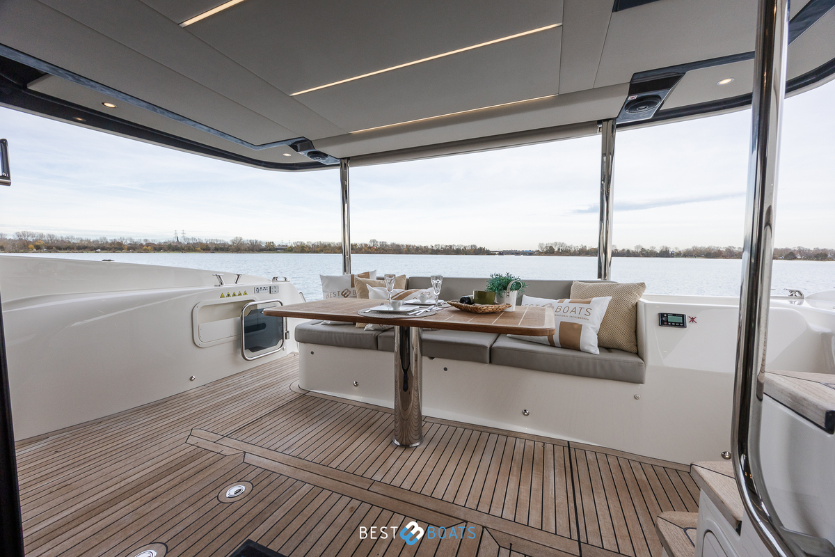 foto: 90 Absolute  Navetta 52