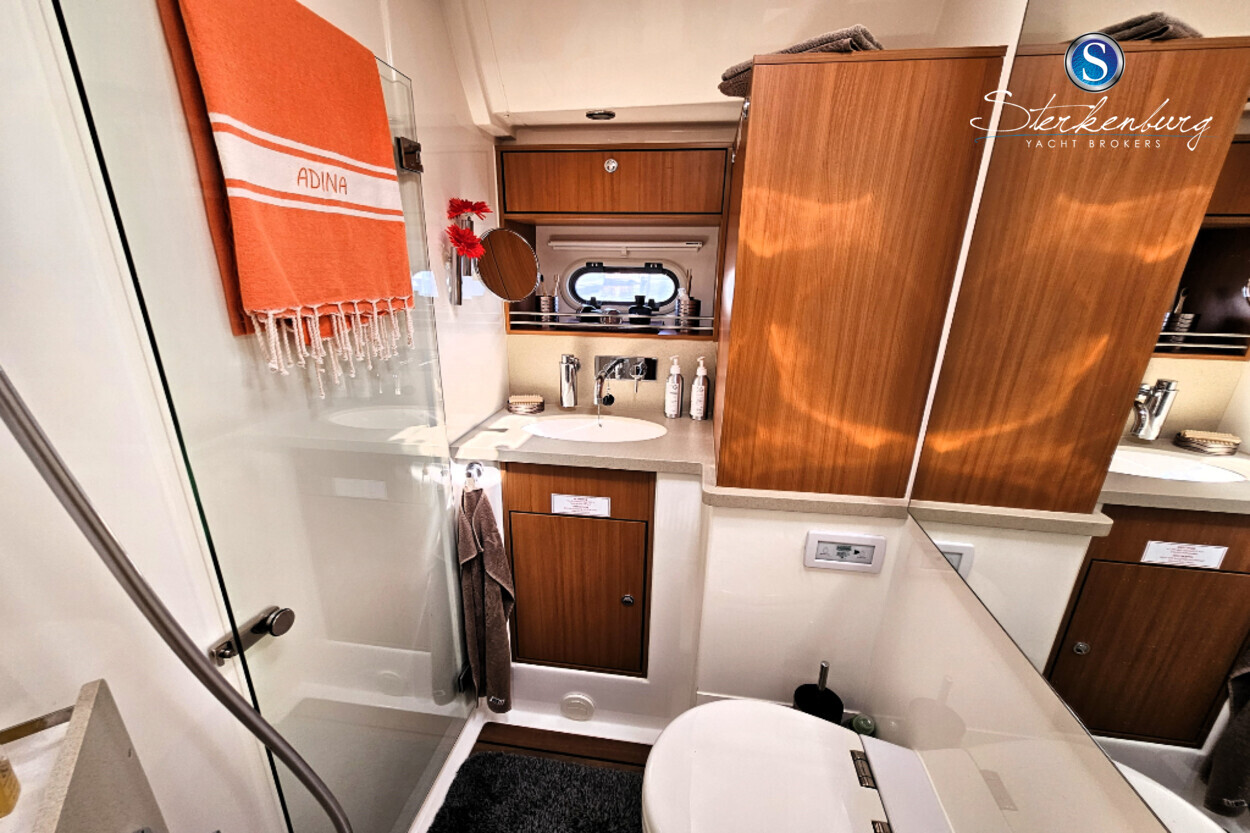 foto: 128 Bavaria 43 HT