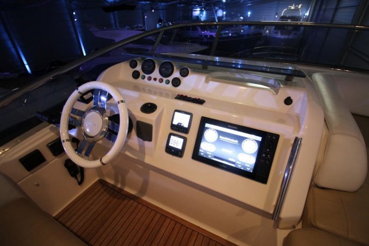 foto: 86 Azimut 60