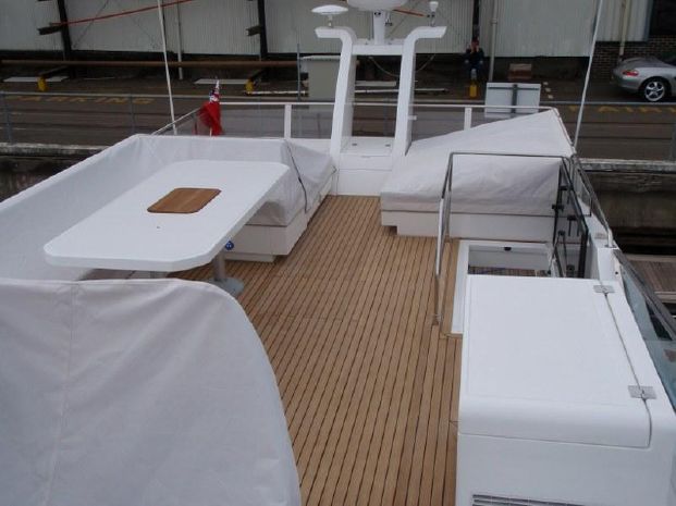 foto: 18 Fairline Squadron 65