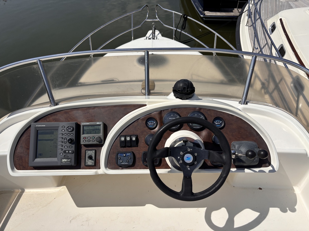 foto: 22 Rodman  30 Cruiser Flybridge 