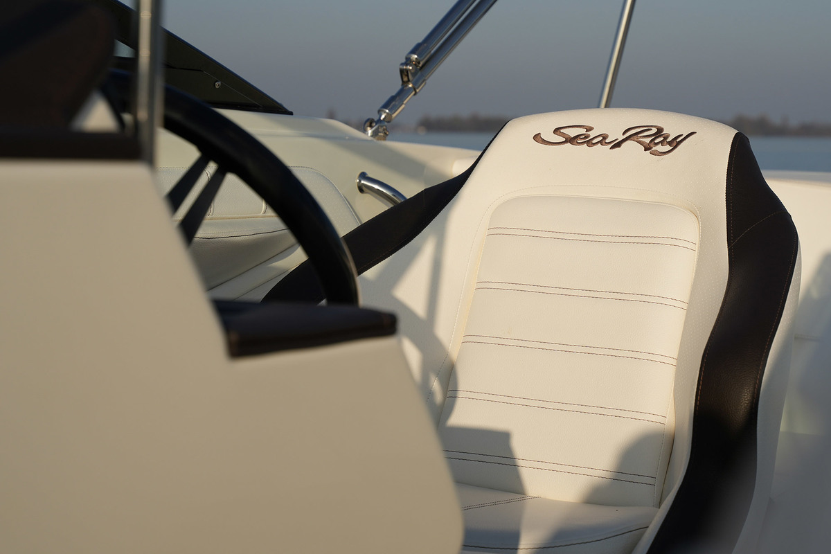 foto: 47 Sea Ray SPX 190