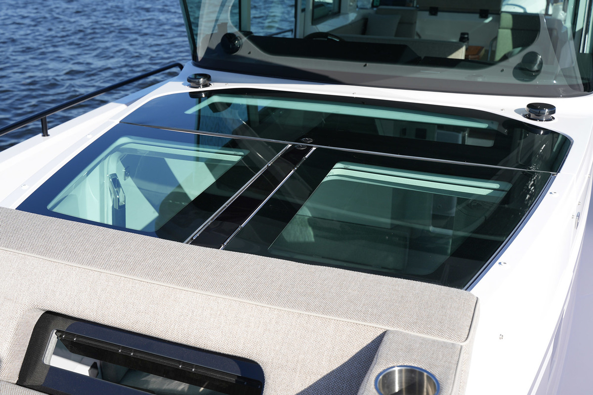 foto: 100 Axopar  37 XC Cross Cabin Mediterrana Edition