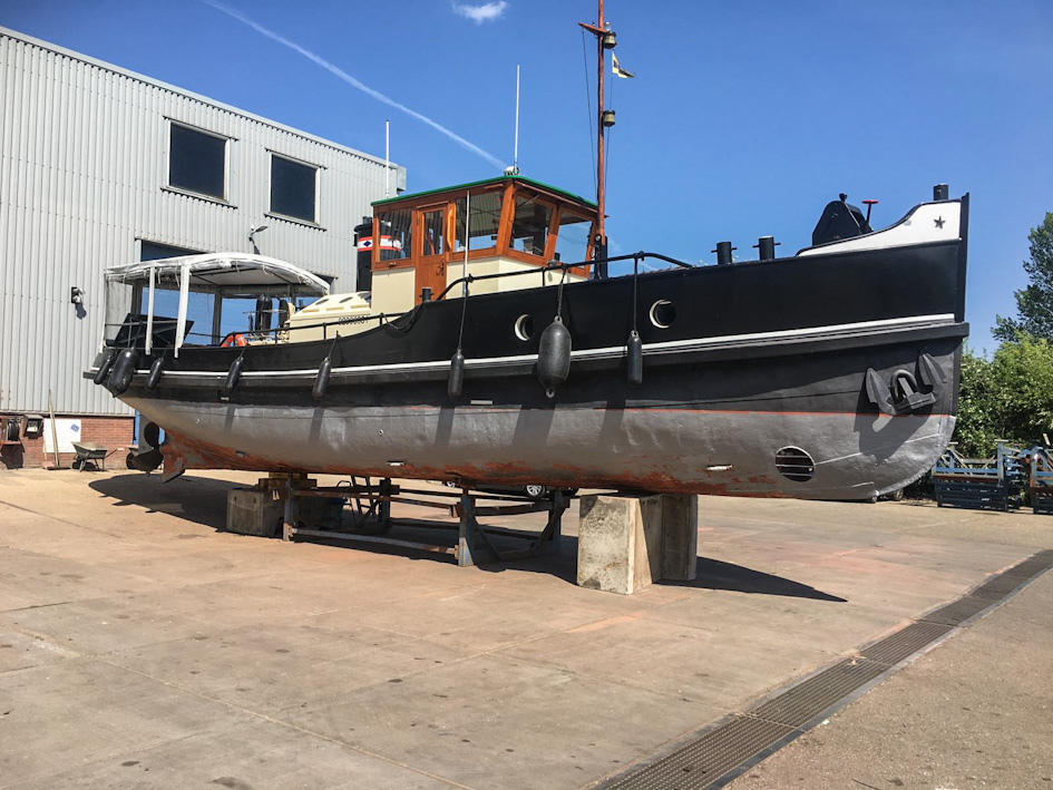 foto: 48 Motorsleepboot Carbon 15.63 met CBB
