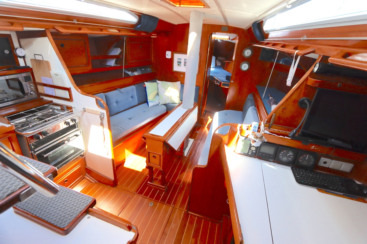 foto: 36 Holman & Pye Red Admiral 36