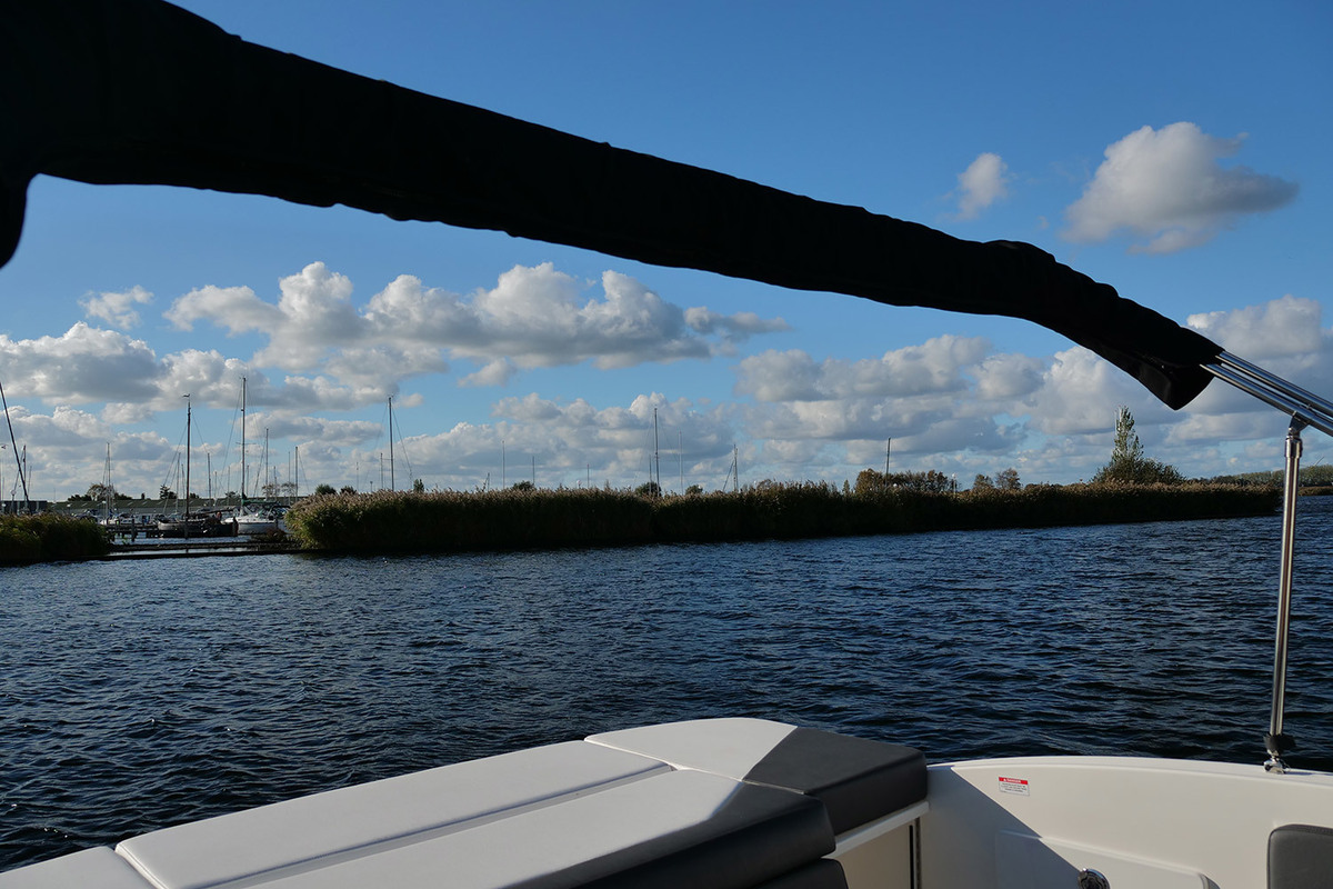 foto: 40 Sea Ray SPX 230