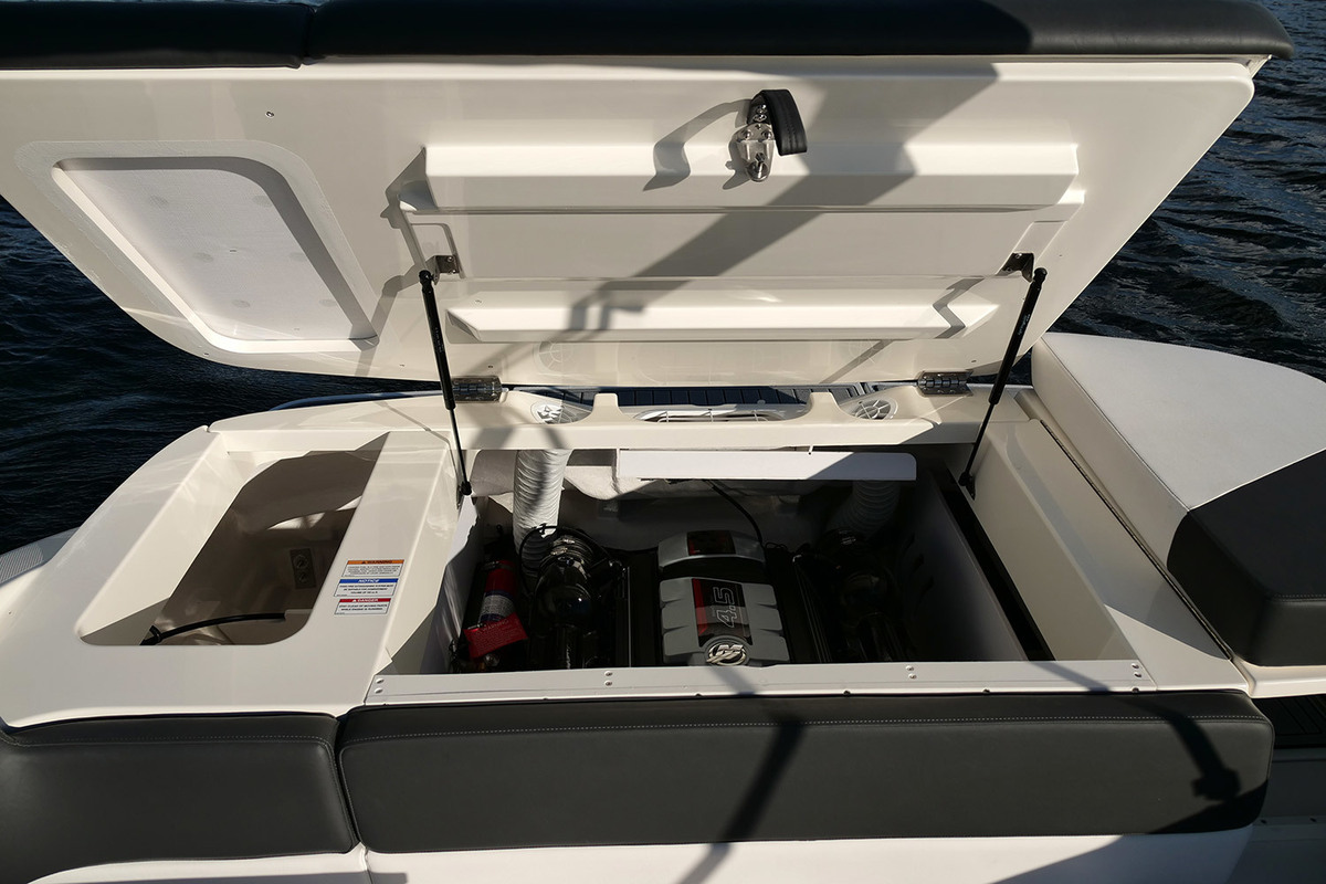 foto: 75 Sea Ray SPX 230