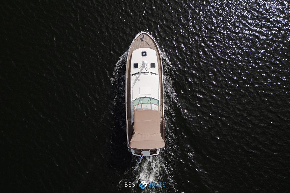 foto: 61 Linssen Grand Sturdy 43.9 AC