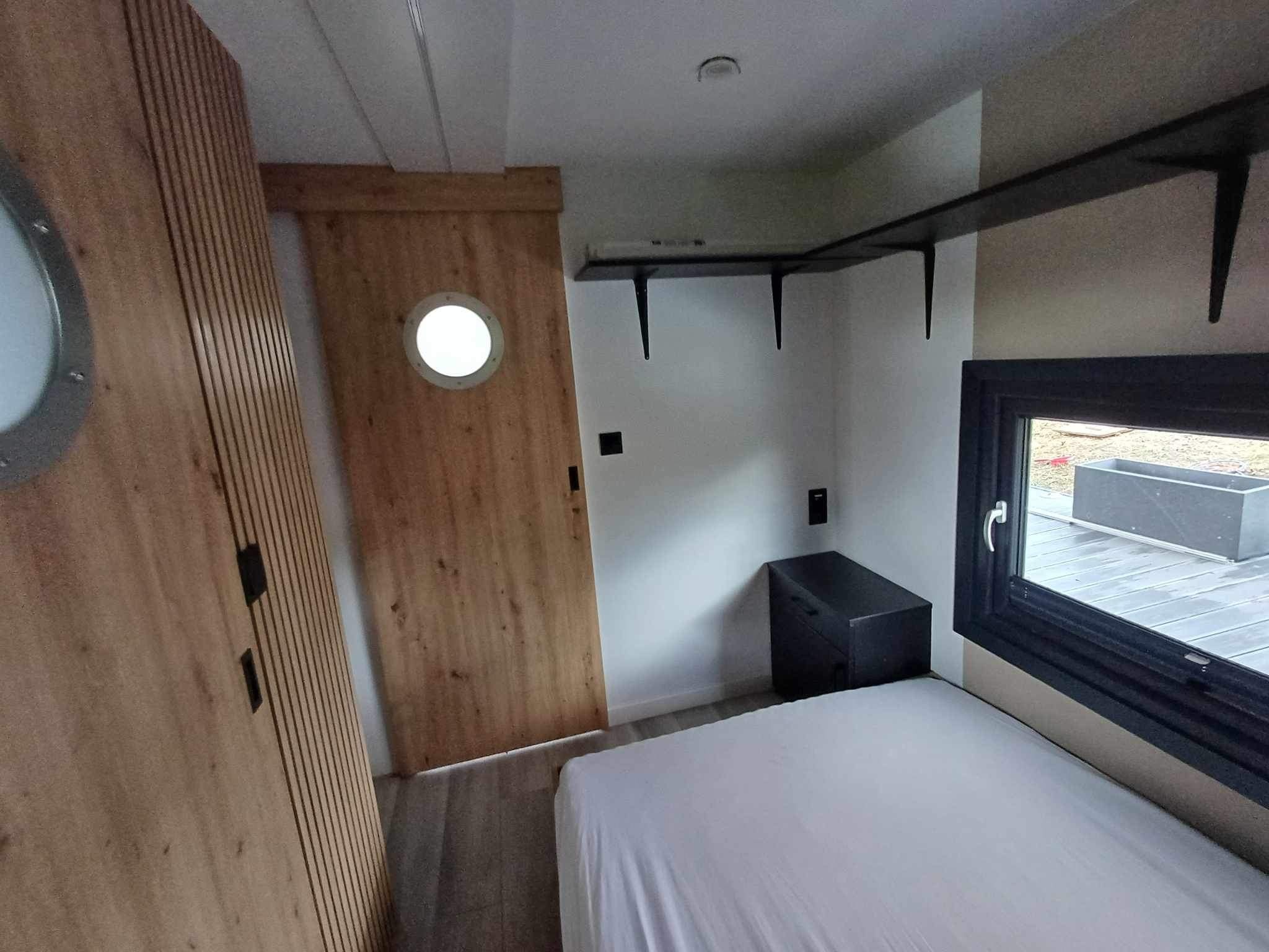 foto: 48 Shogun Mobile Houseboat