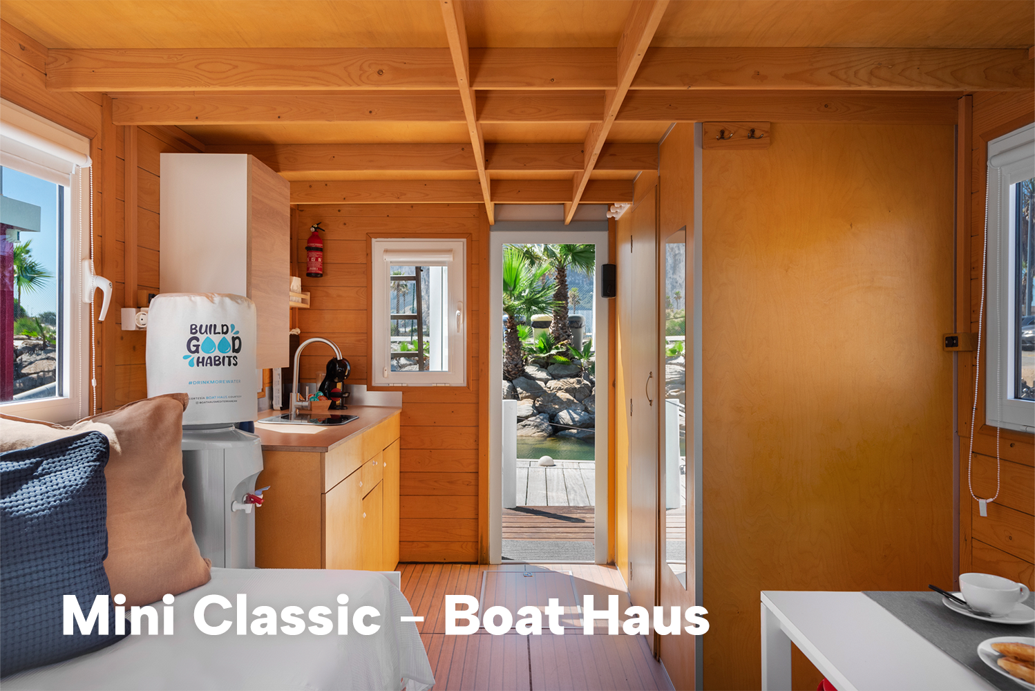 foto: 6 Boat Haus Mediterranean 6x3 Classic Houseboat