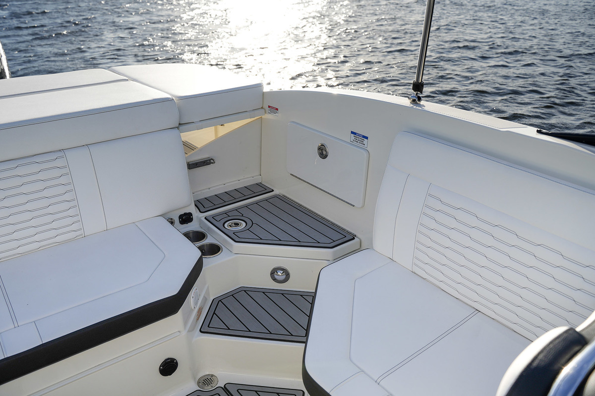 foto: 92 Sea Ray SPX 230 Outboard