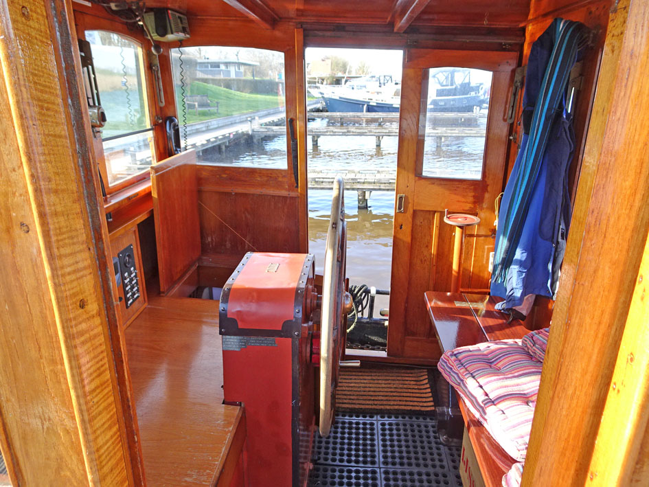 foto: 43 Motorsleepboot 13.90, IJssel