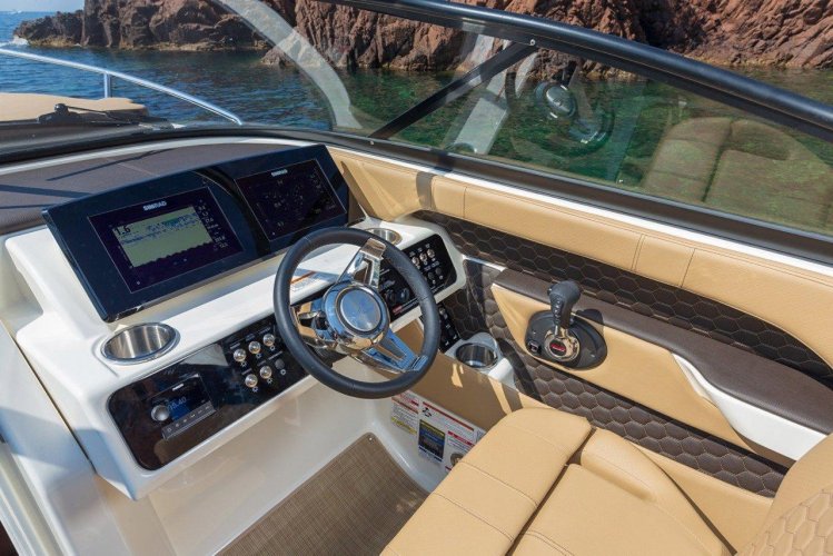 foto: 10 Sea Ray Sun Sport 250