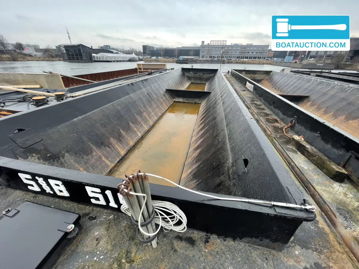 foto: 22 Vrachtduwbak SB515