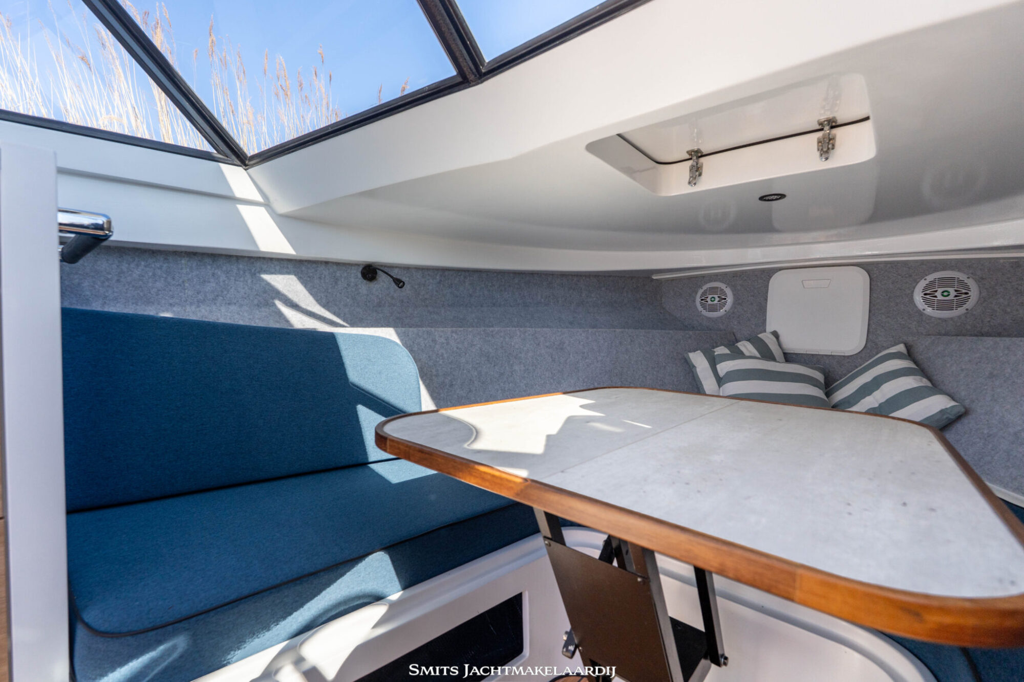 foto: 36 Bertram Bertram 25