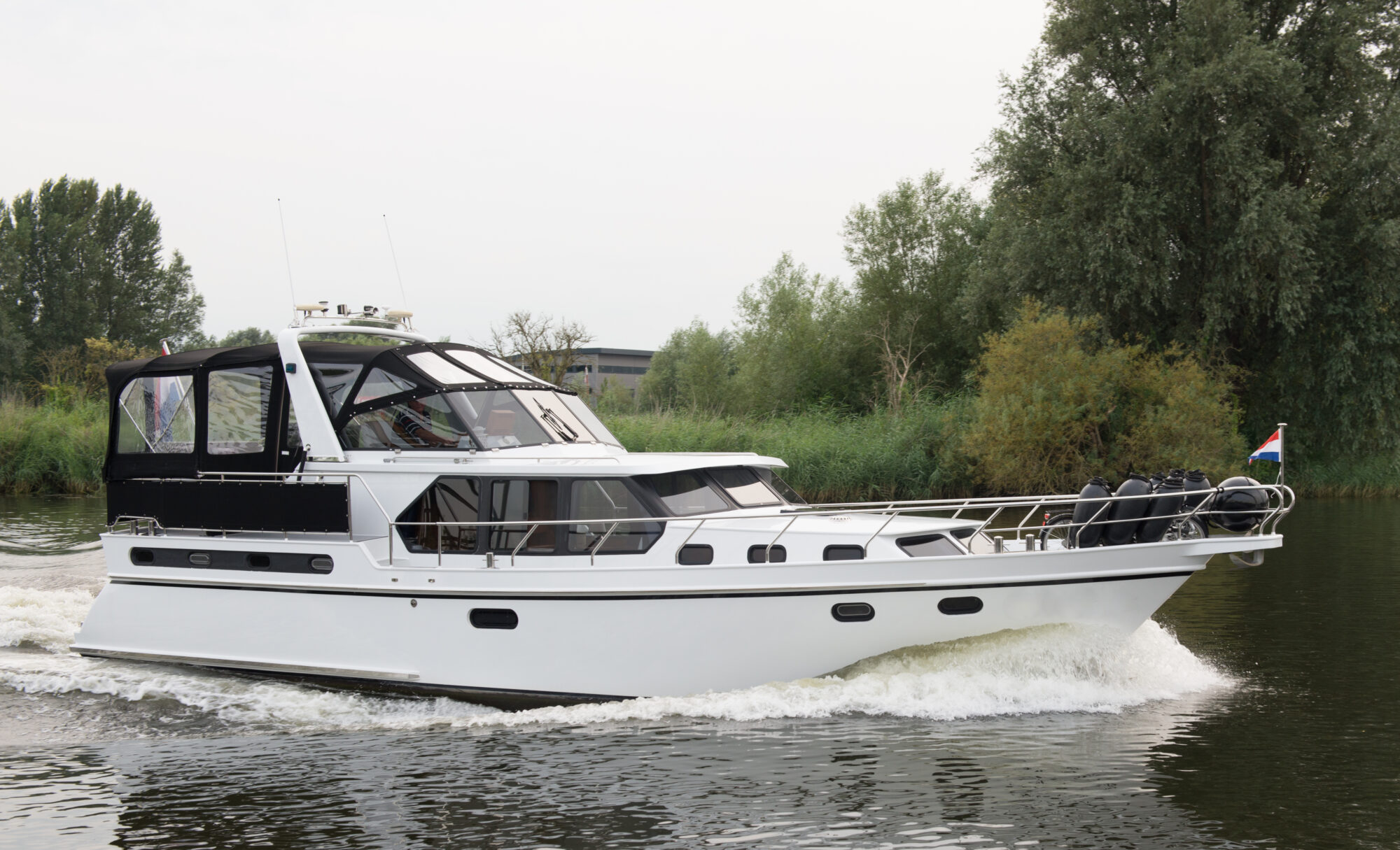 foto: 4 Explorer Explorer Classic 44 AK Cabrio