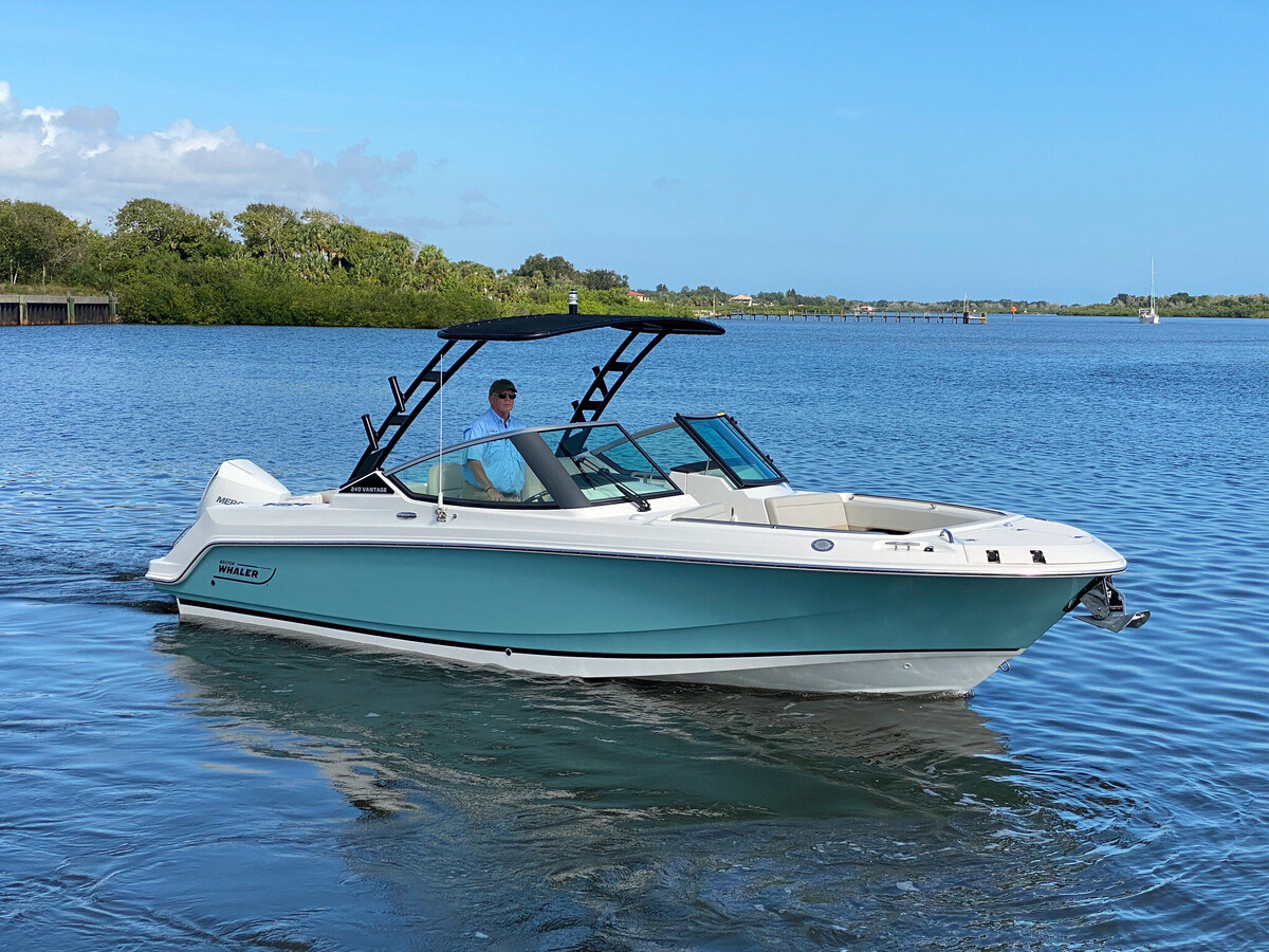 foto: 13 Boston Whaler 240 Vantage