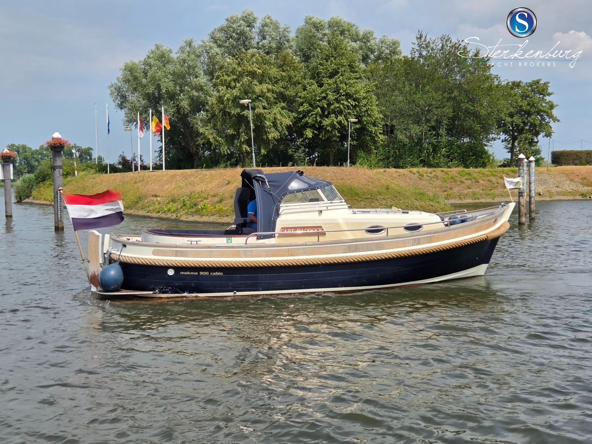 foto: 34 Makma 900 Cabin