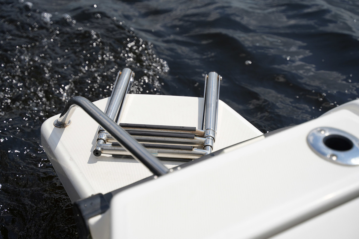 foto: 34 Boston Whaler 170 Dauntless