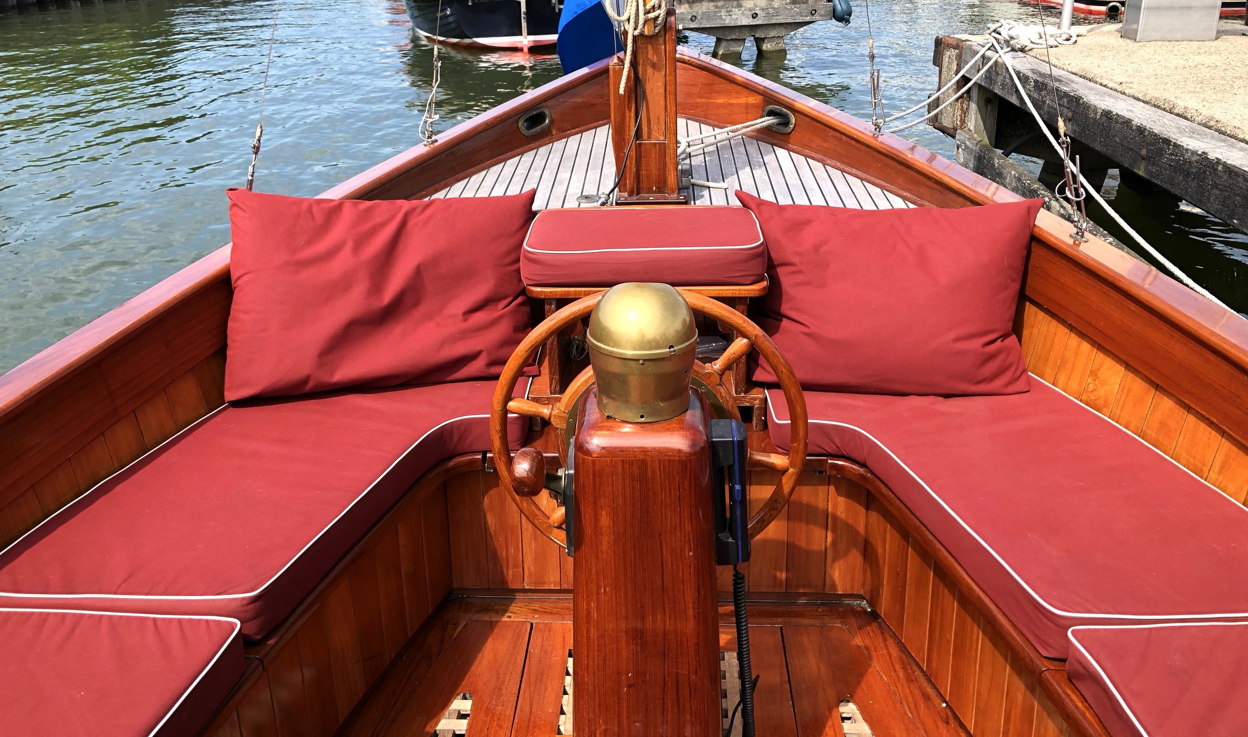 foto: 22 Scherpel Kajuitsloep Teak/ Mahonie