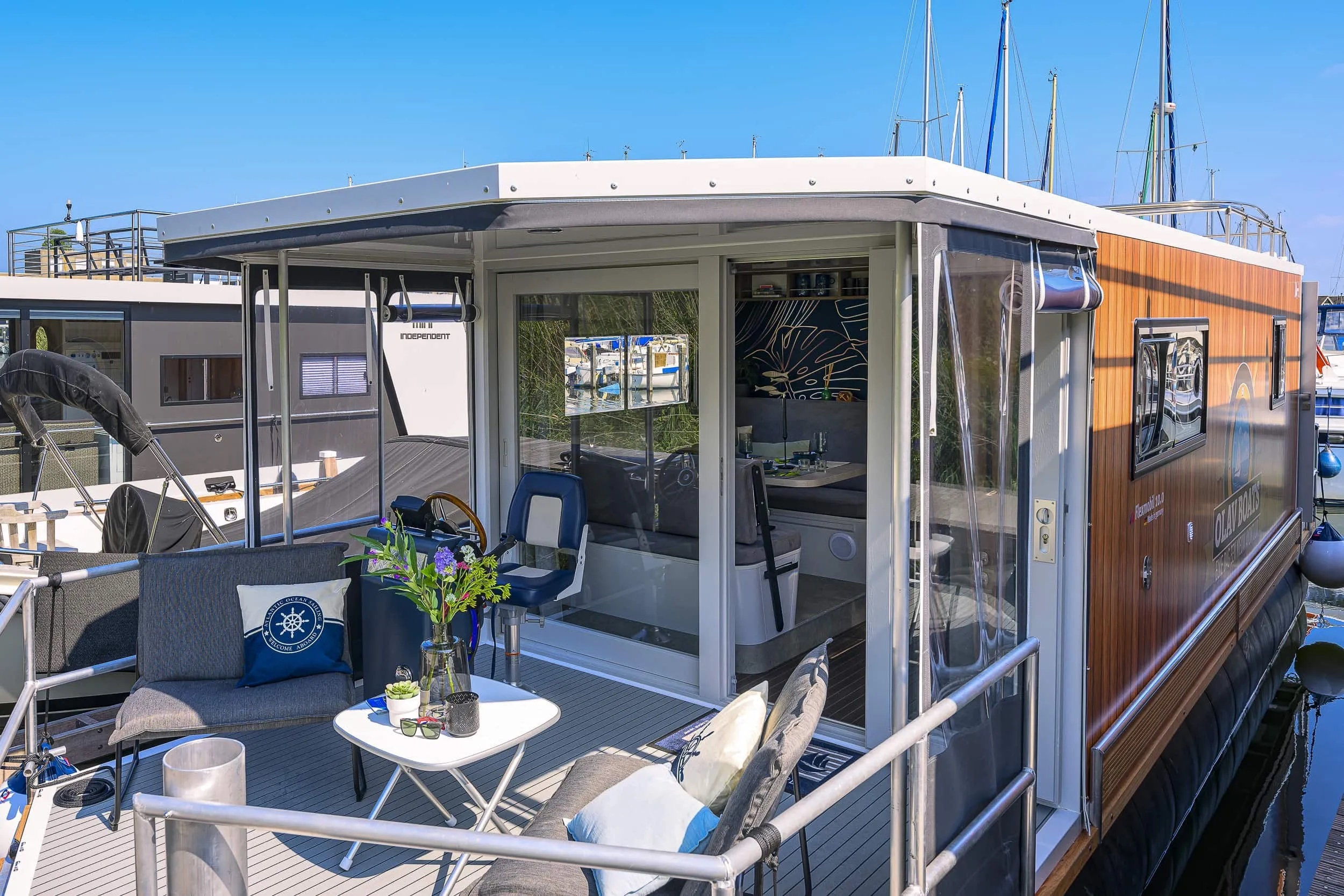 Flexmobil Houseboat Insula