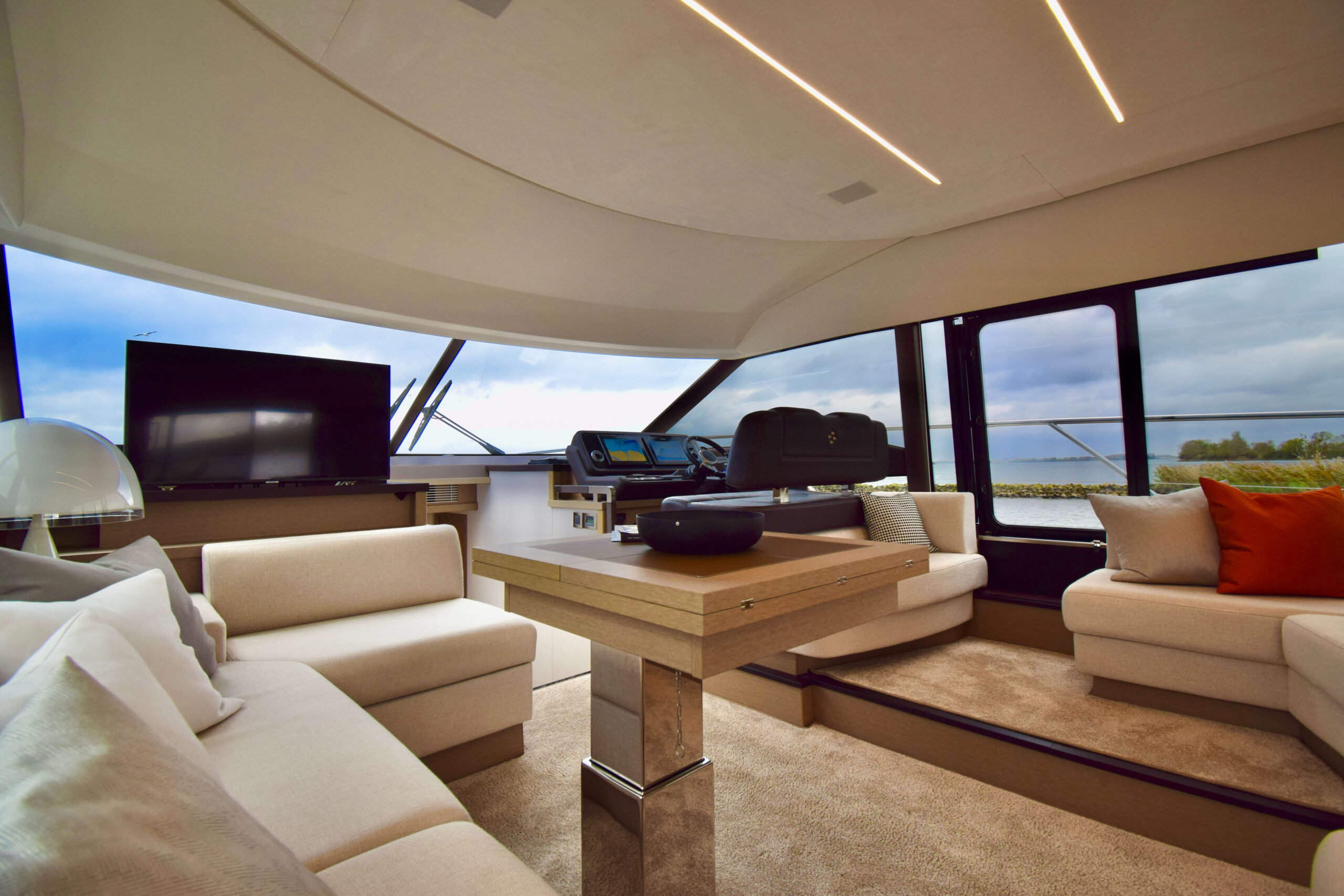 foto: 68 Prestige 590 Flybridge #49