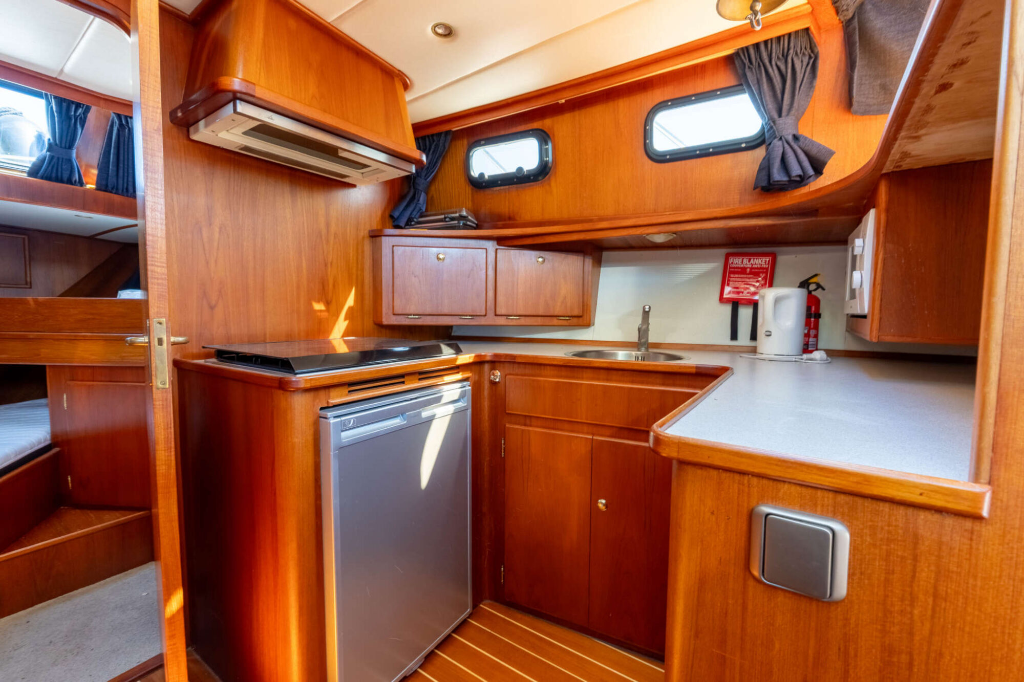 foto: 88 Explorer Explorer Classic 14.00 AK Cabrio