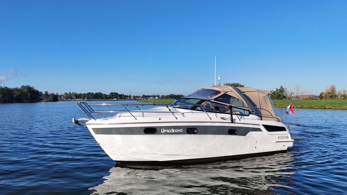 foto: 32 Bavaria  S30