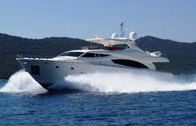 hoofdfoto: 1 Ferretti  880