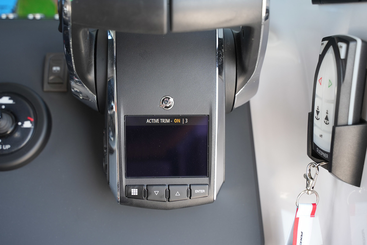 foto: 102 Axopar  37 XC Cross Cabin Mediterrana Edition